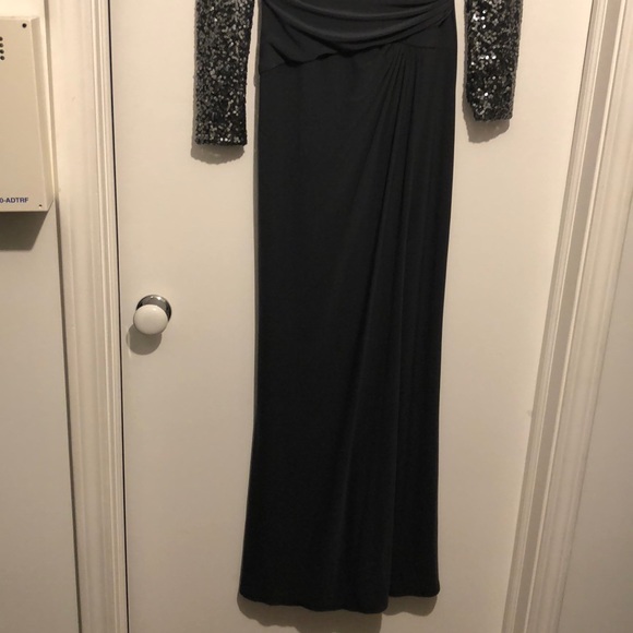 Stunning sequence Gown - Picture 2 of 6